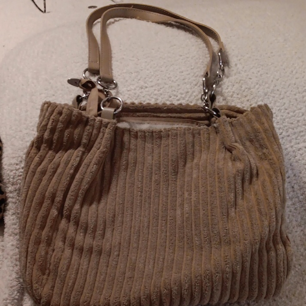 Chic Beige Women's Shoulder Bag